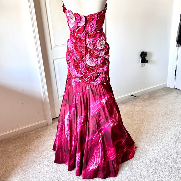 TONY BOWLS Paris 3D Floral Sequin Beaded Mermaid Pageant Prom Gown—SZ. 4 - Picture 11 of 17